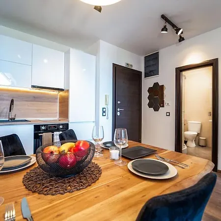 Alpin Penthouse 2 Bedroom With Fireplace And Mountain View * 반스코