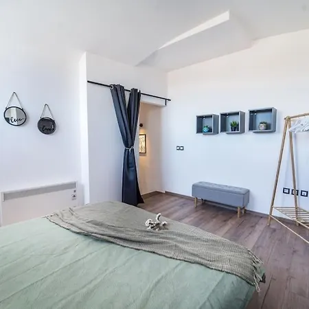 Alpin Penthouse 2 Bedroom With Fireplace And Mountain View * 반스코