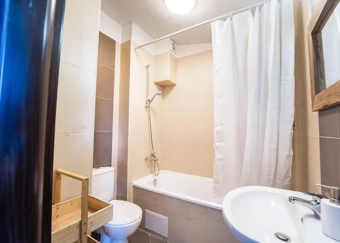 Alpin Penthouse 2 Bedroom With Fireplace And Mountain View Bansko