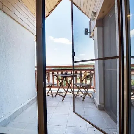 Alpin Penthouse 2 Bedroom With Fireplace And Mountain View Daire Bansko