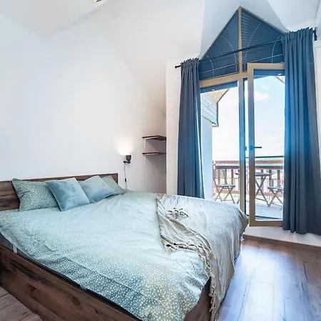 Alpin Penthouse 2 Bedroom With Fireplace And Mountain View Daire Bansko