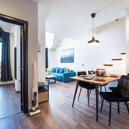 Alpin Penthouse 2 Bedroom With Fireplace And Mountain View Daire Bansko