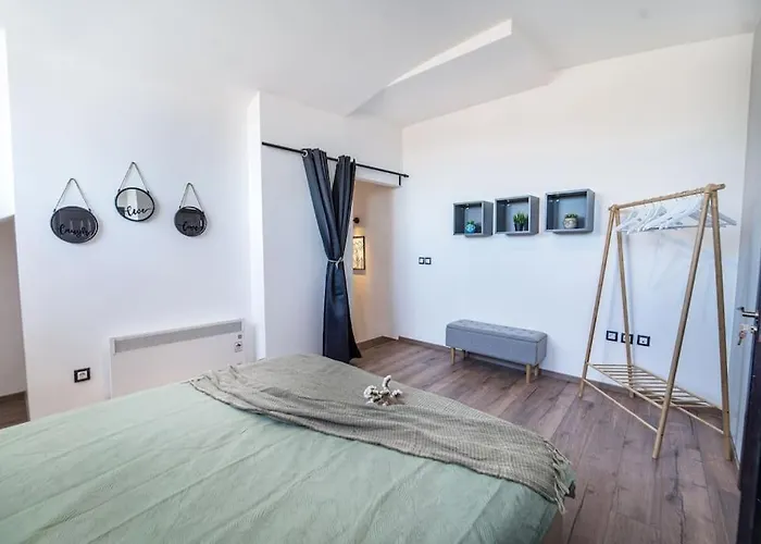 Alpin Penthouse 2 Bedroom With Fireplace And Mountain View * 반스코